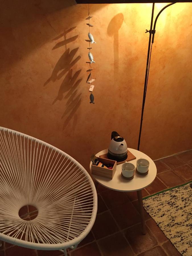 La Petite Sardine Bed & Breakfast Lirac Bagian luar foto