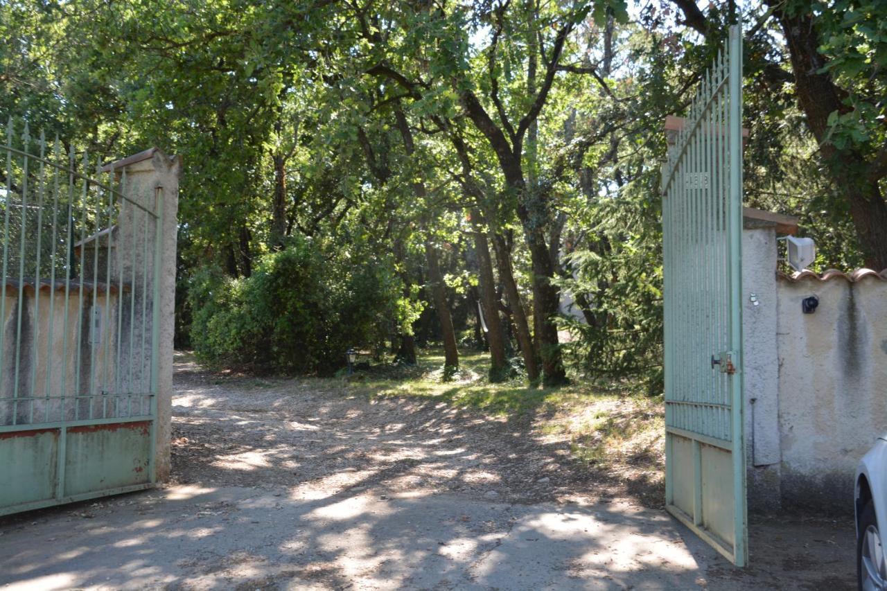 La Petite Sardine Bed & Breakfast Lirac Bagian luar foto