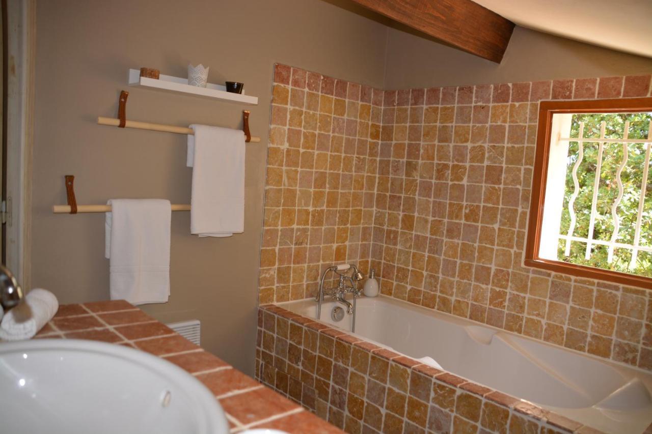 La Petite Sardine Bed & Breakfast Lirac Bagian luar foto