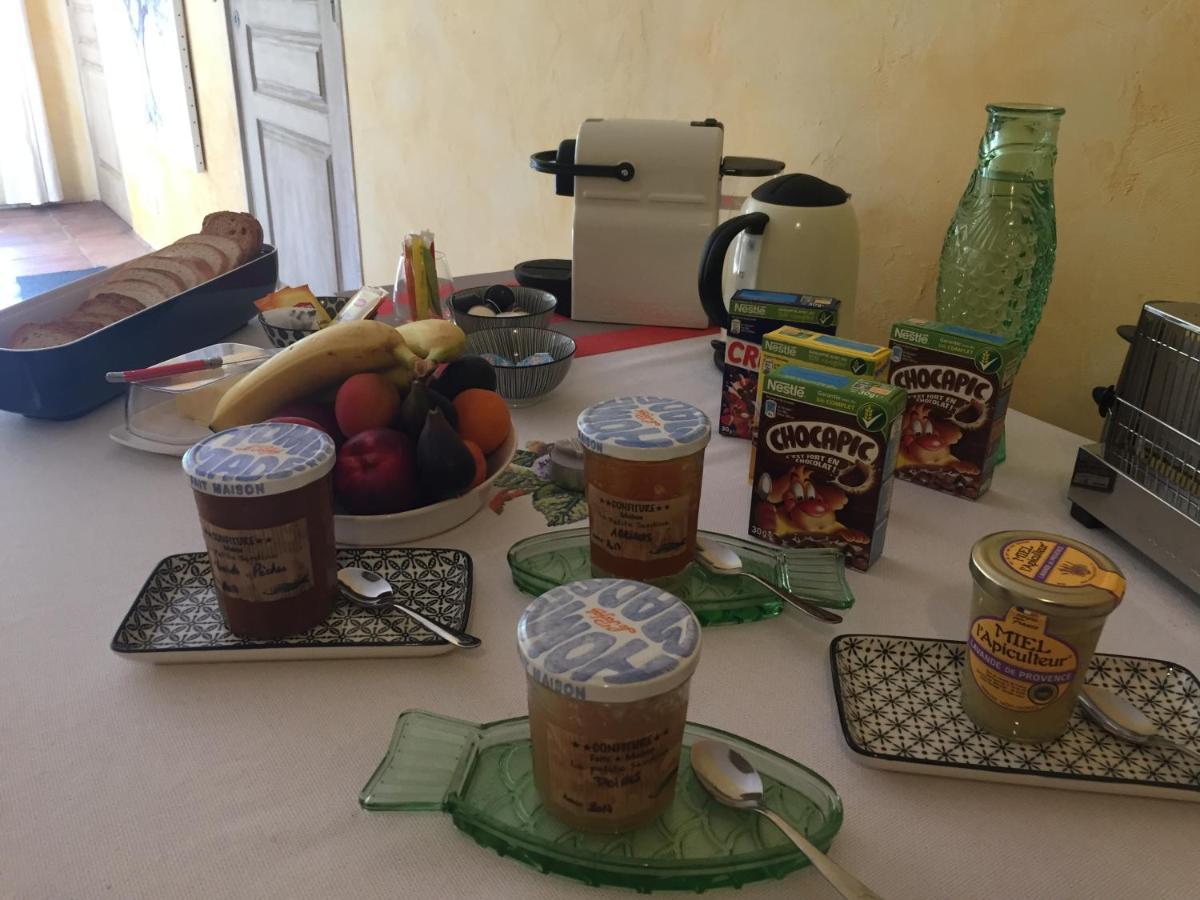 La Petite Sardine Bed & Breakfast Lirac Bagian luar foto