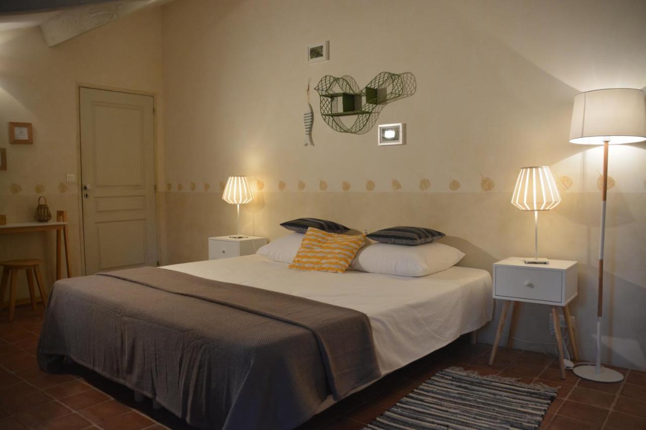 La Petite Sardine Bed & Breakfast Lirac Bagian luar foto