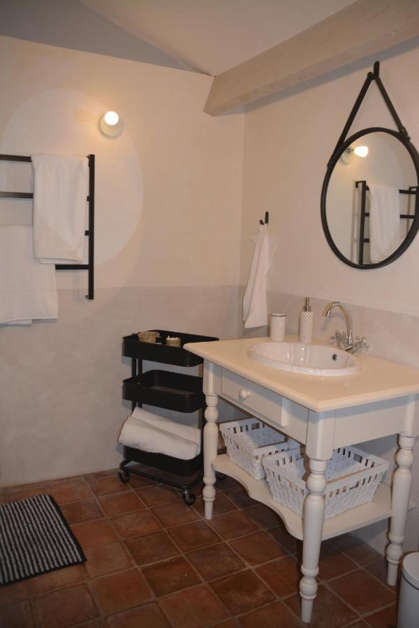 La Petite Sardine Bed & Breakfast Lirac Bagian luar foto