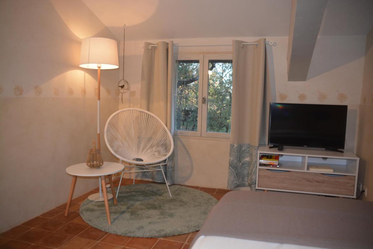 La Petite Sardine Bed & Breakfast Lirac Bagian luar foto